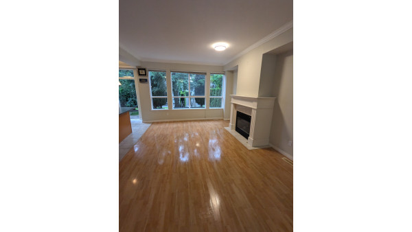 [렌트] 써리 플릿우드에 3bed + basement