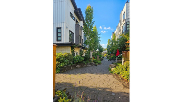 [렌트] North Vancouver 4 bedroom townhose - Moodyville/ Lower Lonsdale