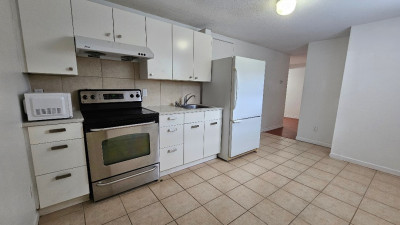 [렌트] 1 Bed Room Basement Suite