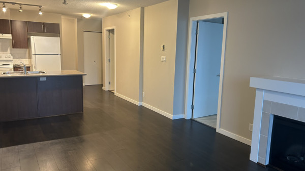 [렌트] 코퀴틀람 Obelisk condo 렌트 합니다