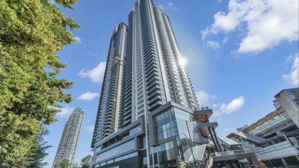 [렌트] [Burnaby Brentwood] 길모어 플레이스 타워 1 38층 럭셔리 2베드+덴 파노라마 뷰 콘도 렌트