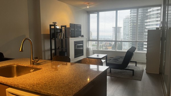 [렌트] 메트로타운 하이라이즈 콘도 센터포인터 1 Bed/1Bath 렌트 - 시세보다 저렴함.