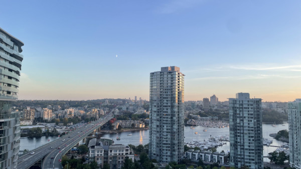 [렌트] 예일타운 False Creek View 콘도