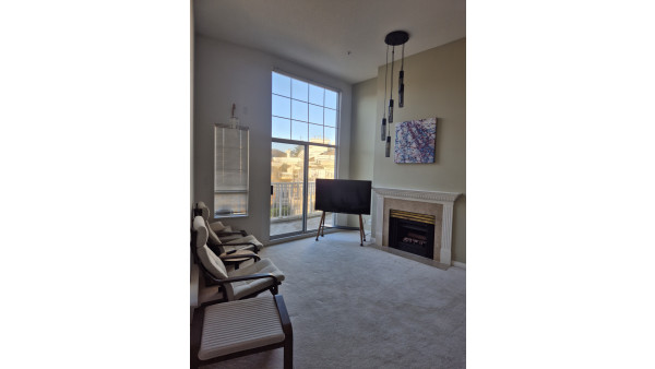 [렌트] [UBC] 2Bed 2Bath 아파트 가구 Full 테이크오버 & 첫 달 렌트비 대폭 지원!