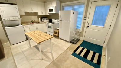 [렌트] [노스밴] 2 bed 1 bath 렌트합니다.