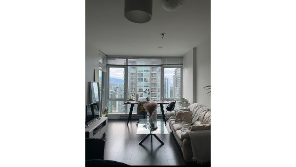 [렌트] 코퀴틀람 센터 1bed 1bath 콘도 7,8월 단기렌트 하실 분 찾습니다.