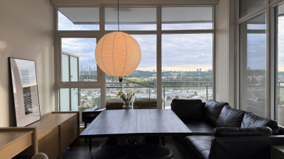 [렌트] [브렌트우드] 다운타운 30분 거리 신축 콘도 여성 전용 1Bed + 1Bath 7월1일 입주 거실쉐어X