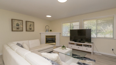 [렌트] 5 Beds+3 Baths 쿼퀴틀램 주택 ( 1층. 2층만)