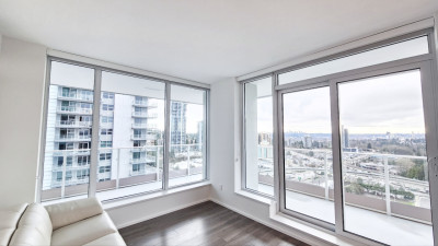 [렌트] City of Lougheed 타워2 3bed 2bath 10층 남동향
