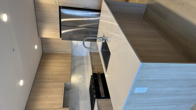 [렌트] [신축 첫 입주] 랭리 라티머 하이츠 사우스 빌리지 2베드+플렉스/2배스 콘도 렌트 (986 sqft)