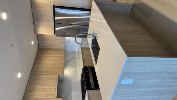 [렌트] [신축 첫 입주] 랭리 라티머 하이츠 사우스 빌리지 2베드+플렉스/2배스 콘도 렌트 (986 sqft)