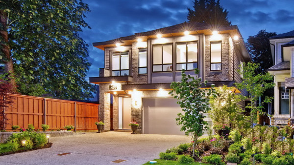 [렌트] New house, Ground Level, Near coquitlam center, 9 feet high ceiling! Radiant floor heatie