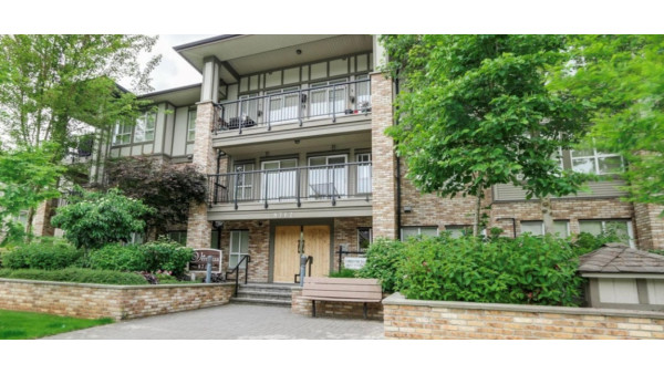 [렌트] 써리 플릿우드 2Bed 2Bath 콘도 렌트
