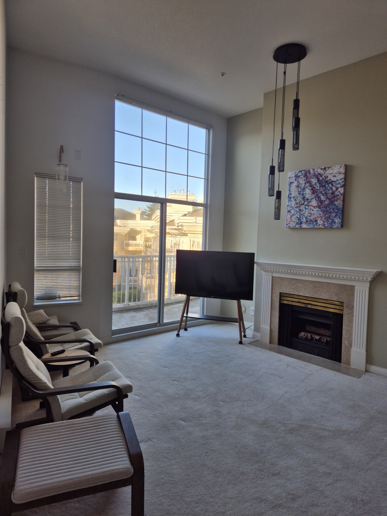 [렌트] [UBC] 2Bed 2Bath 아파트 가구 Full 테이크오버 & 첫 달 렌트비 대폭 지원!