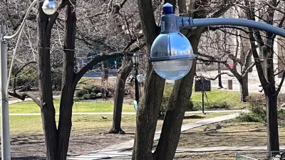 더 밝고 안전한 토론토… 시 당국, 5억 7,700만 달러 투입해 2035년까지 모든 가로등 LED로 교체