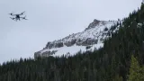 &#034;대포 대신 드론으로 눈사태 막는다&#034;… 캐나다 재스퍼 국립공원서 첨단 '…