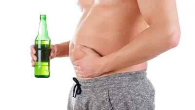 40대 이후 '나잇살'의 주범은 술?… 알코올이 다이어트를 방해하는 과학적 이유