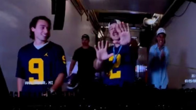 전 밴쿠버 Canucks 주장 Hughes가 Morgan Wallen 콘서트에 출연합니다.