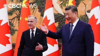 마크 카니 캐나다 총리(왼쪽)가 금요일 베이징에서 시진핑 중국 국가주석을 맞이하고 있다.